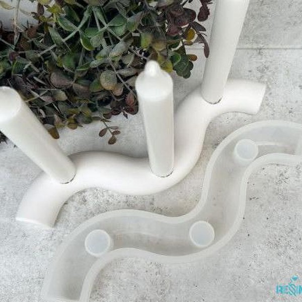 Two Model Spiral Glass Mould