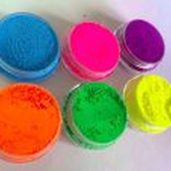 رنگ شبرنگ یا بلکلایت