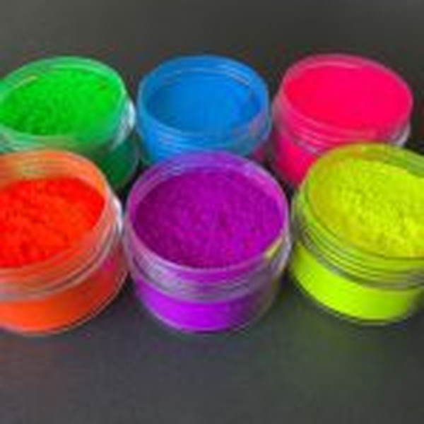 رنگ شبرنگ یا بلکلایت