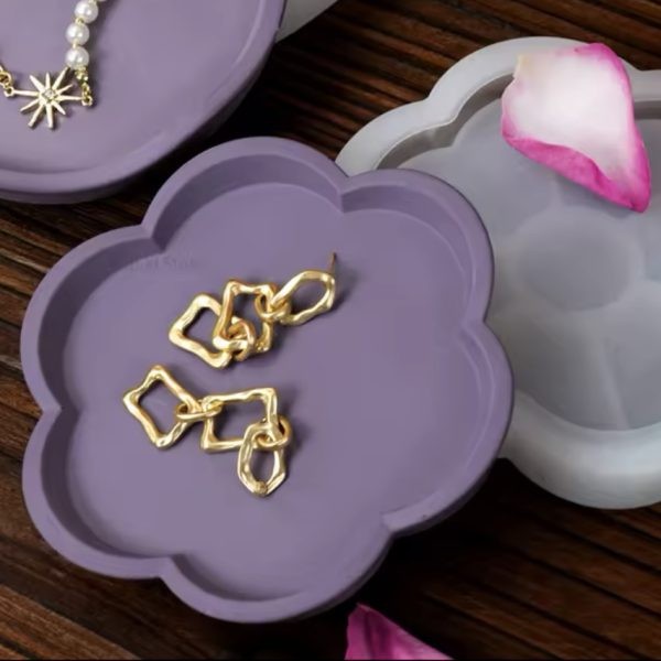 قالب گل لبه دار